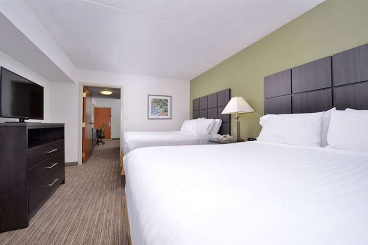 Room 28 of 53