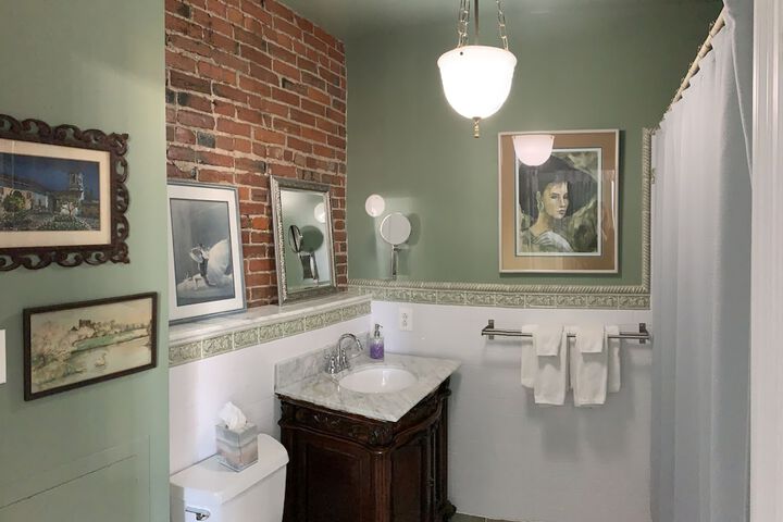 Room 13 of 17