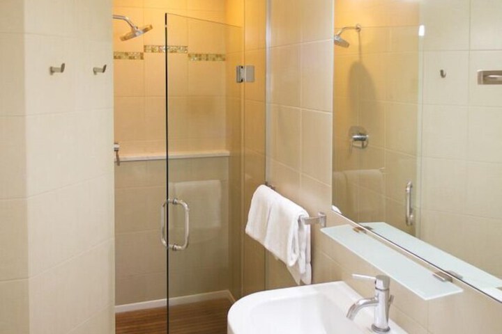 Room 4 of 23