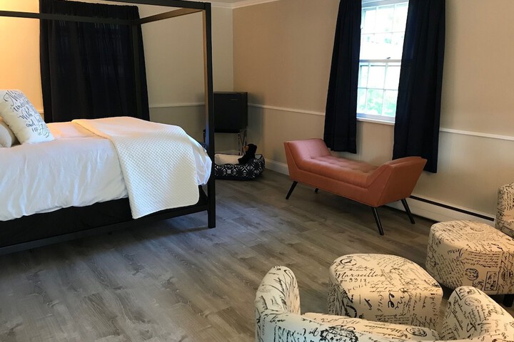 Room 76 of 106