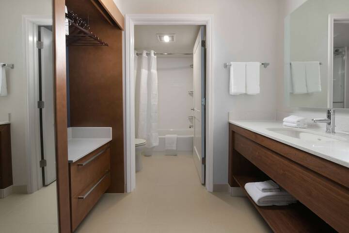 Room 8 of 35