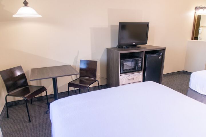 Room 16 of 40