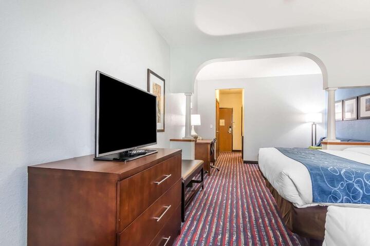 Room 26 of 73