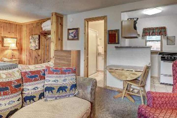 Eagle Fire Lodge & Cabins