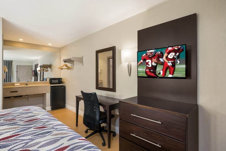 Room 28 of 38
