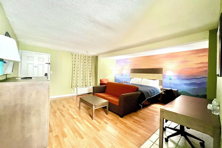 Hometown INN