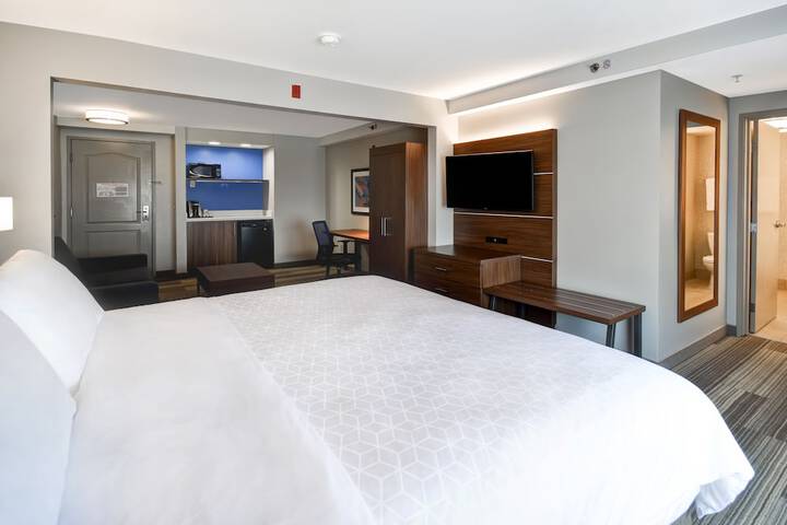 Room 14 of 40