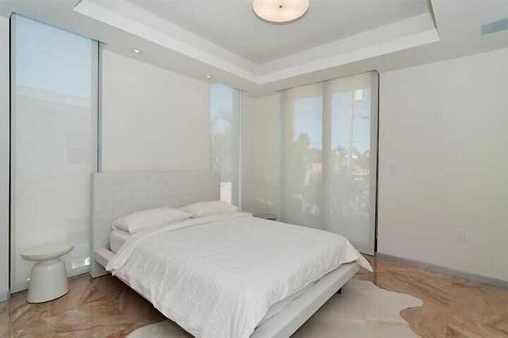 Room 17 of 24