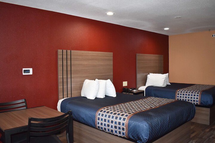 Room 12 of 19