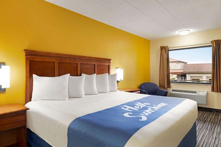Room 7 of 19
