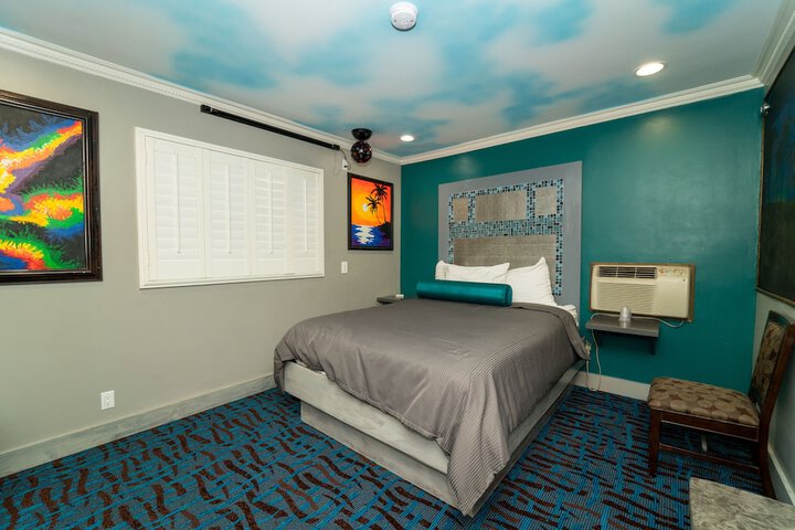Room 19 of 37