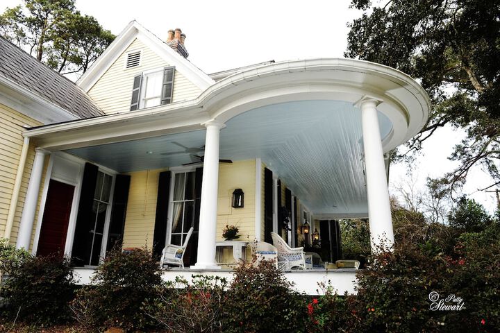 Clermont Bluffs B & B