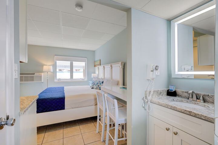 Room 251 of 334