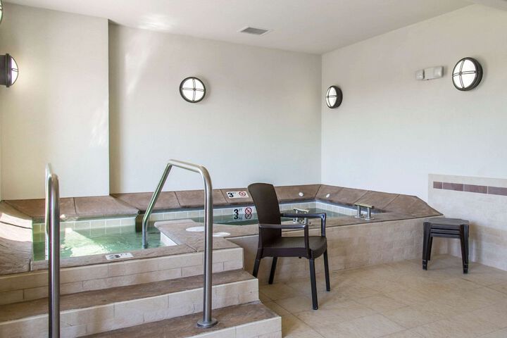Pool 6 of 44