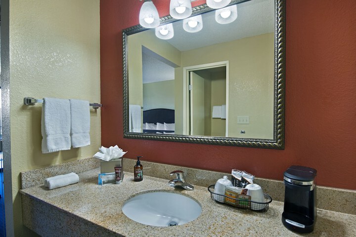 Oxnard Inn Lancaster