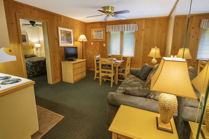 Smoketree Lodge
