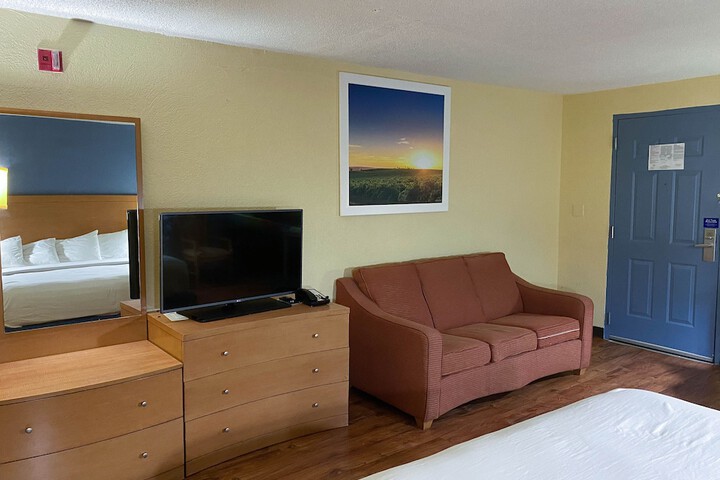 Room 21 of 34