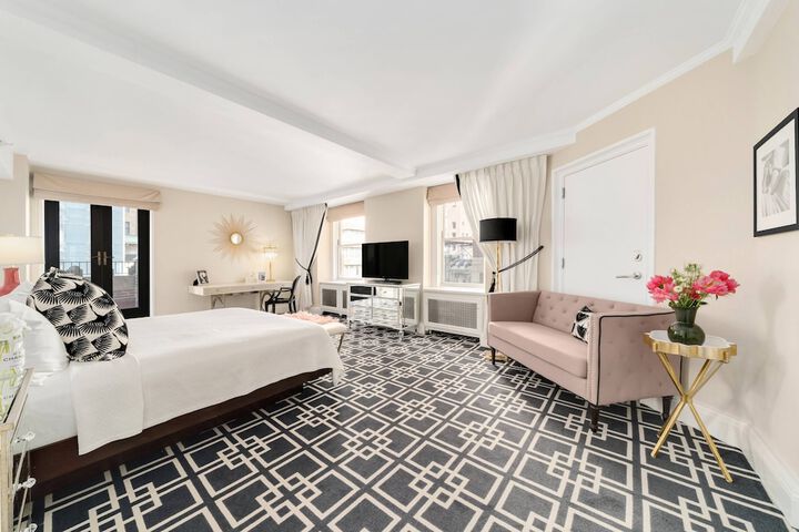 Room 27 of 75