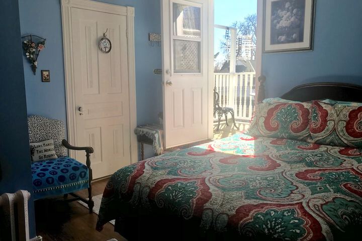 Room 27 of 74