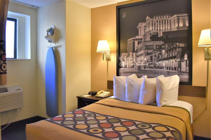 Room 17 of 22