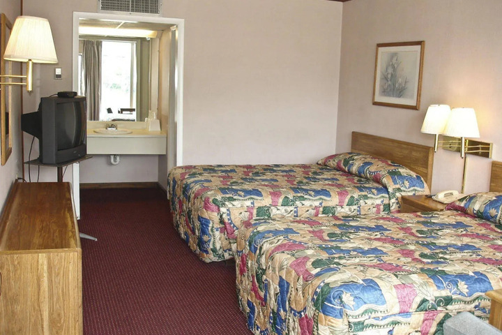 PARKWAY INN JELLICO