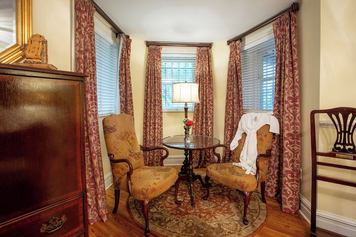 Room 100 of 141