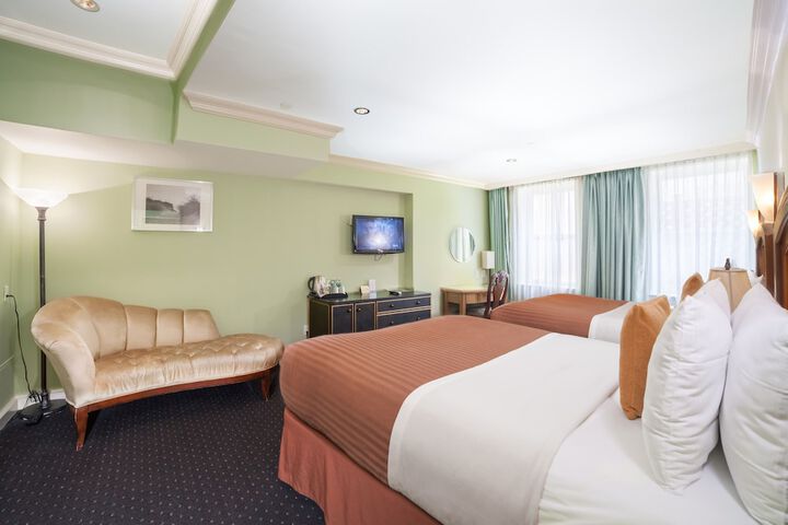 Room 32 of 58