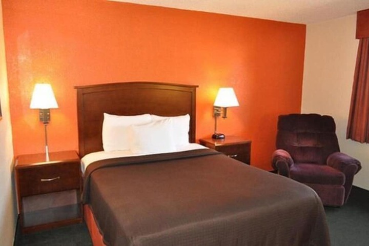 Room 12 of 24