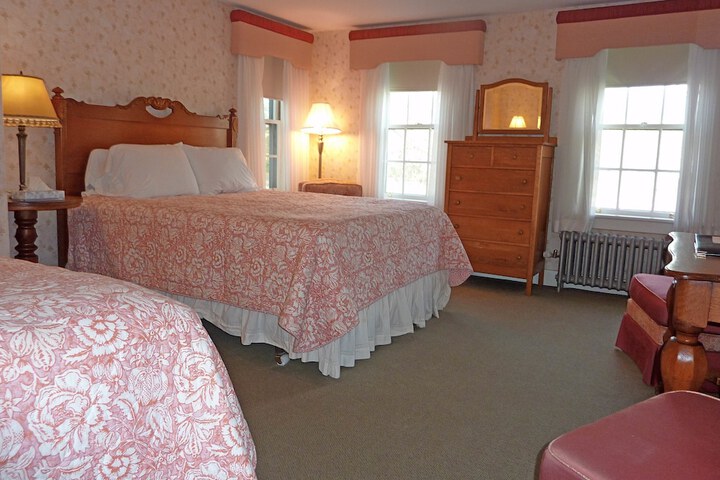Room 44 of 104