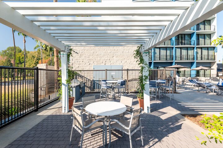 Holiday Inn Express & Suites Santa Ana - Orange County by IHG