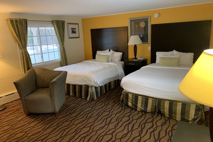 Four Winds Country Motel