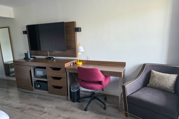 Penn Lodge Hotel & Suites