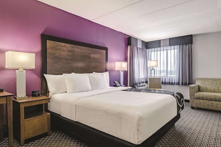 Room 32 of 41