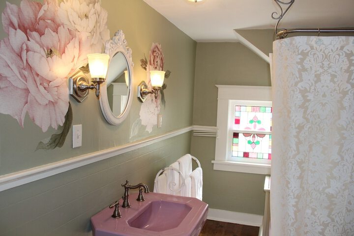 Benefield House Bed & Breakfast
