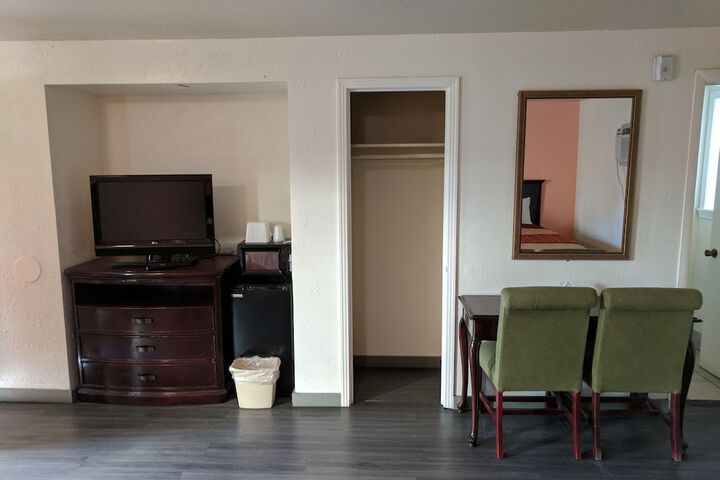 Room 37 of 67