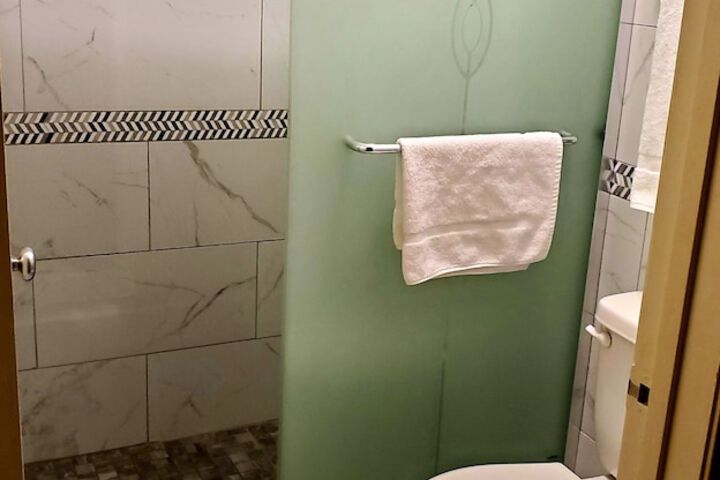 Room 7 of 27