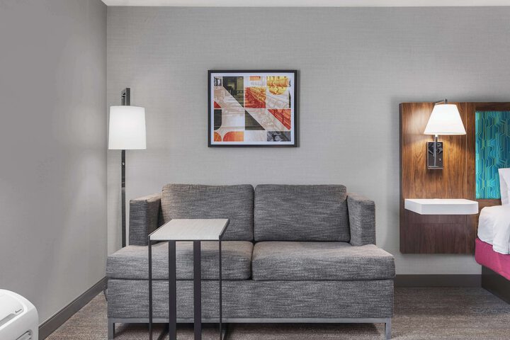 Room 8 of 17