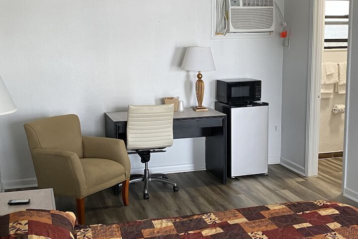 Room 16 of 25