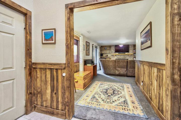 5BD Mountain Getawayhot Tub & Foosball