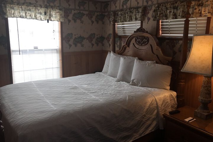 Room 65 of 162