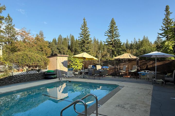 Columbia Inn Motel CA 49