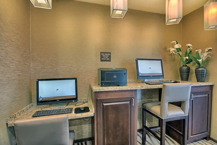 Business Center 44 of 45