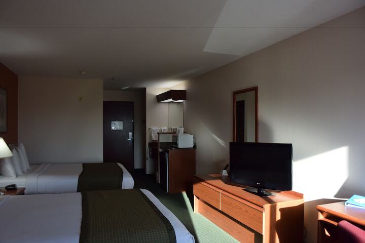 Room 102 of 149
