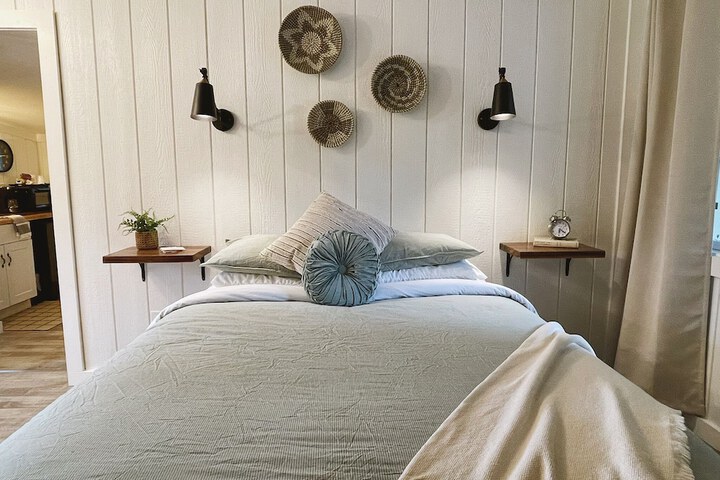 Room 53 of 70