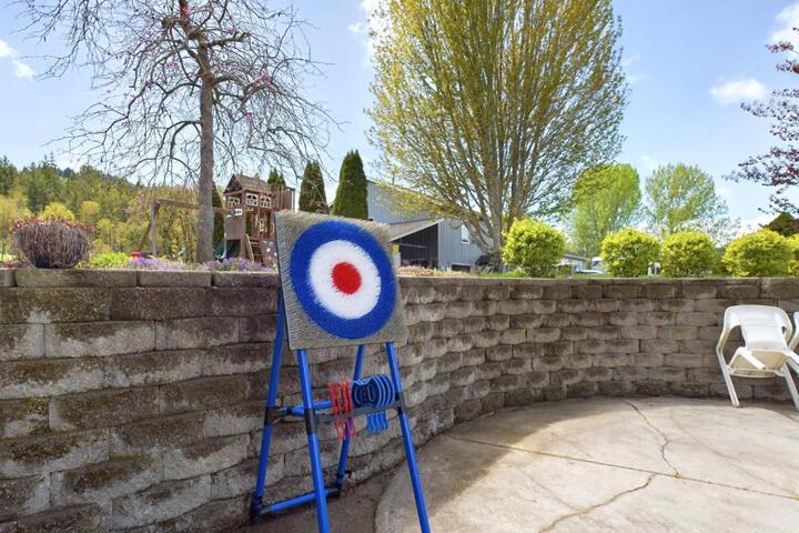 Beautiful Country Apartment AC, Pickleball, Billiards, Playground, Gardens
