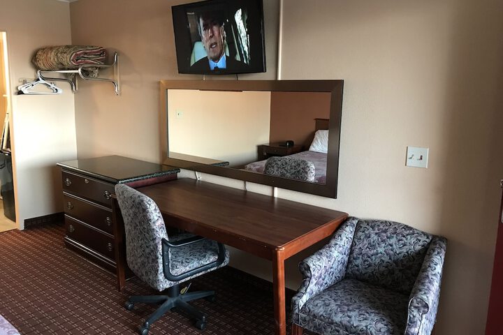 Room 14 of 25