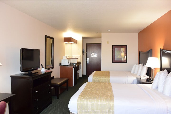 Travelodge Suites by Wyndham Newberg