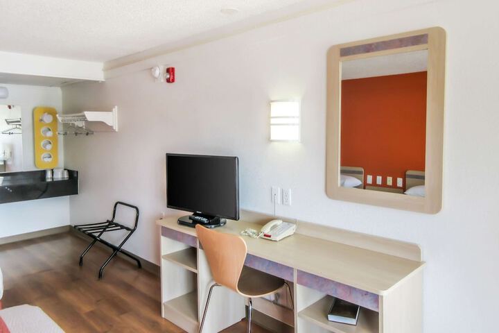 Room 19 of 24