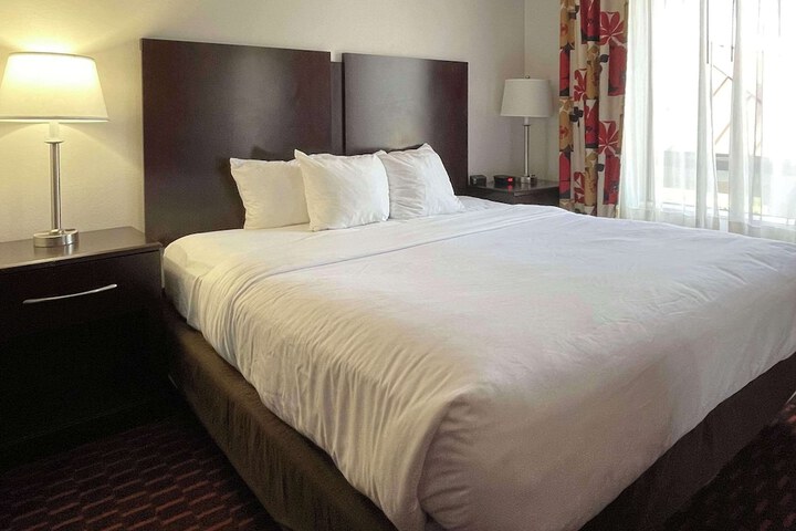 Comfort Suites Altoona North