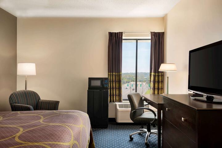 Super 8 by Wyndham Liverpool / Syracuse North Airport
